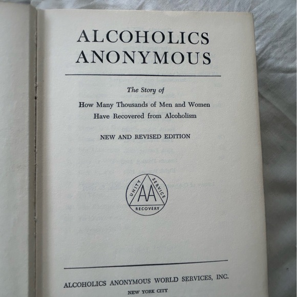 ALCOHOLICS ANONYMOUS SECOND 2nd Edition, 16th Printing 1955, clean pages. - Picture 2 of 4
